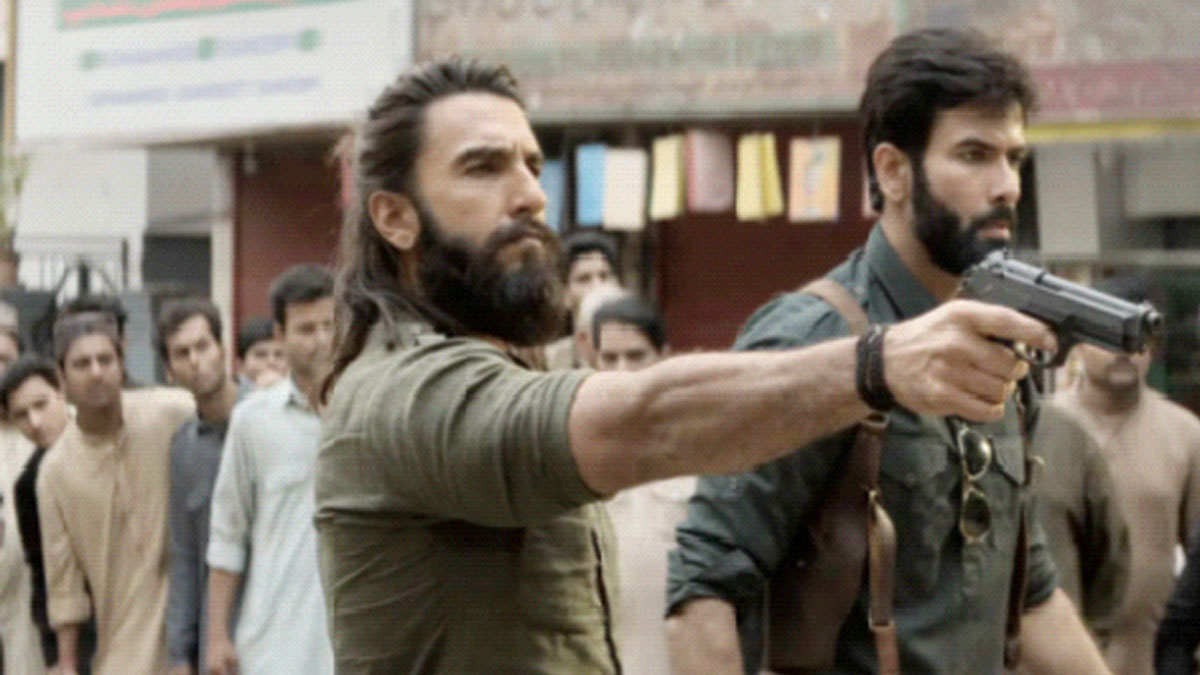 পরিচালকও কম ‘ধুরন্ধর’ নন!