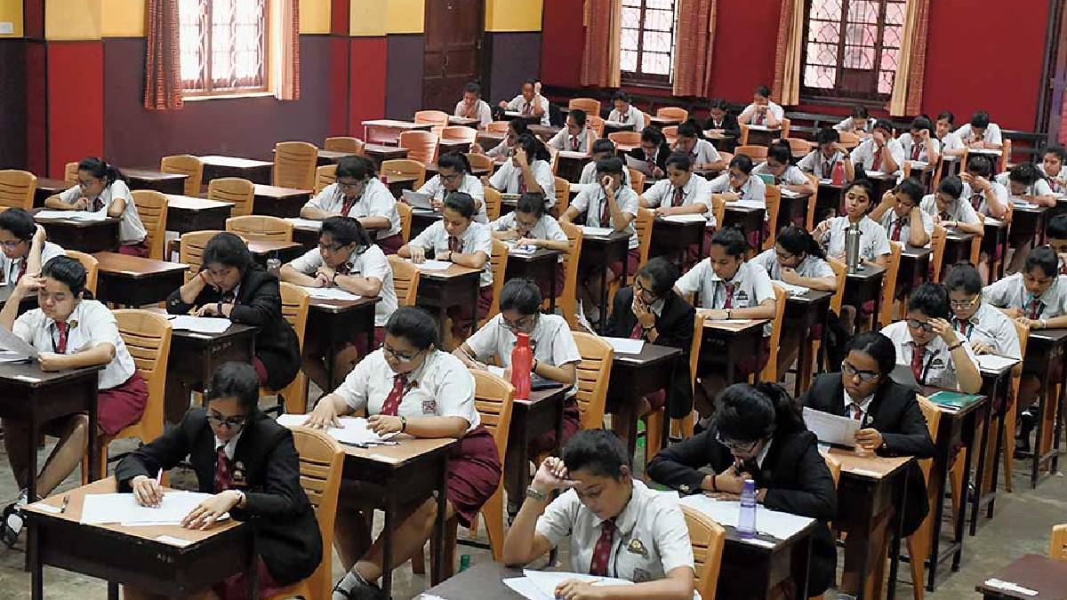 উচ্চ মাধ্যমিক পরীক্ষার্থীদের বাড়তি ১০ মিনিট সময় দেওয়ার প্রস্তাব