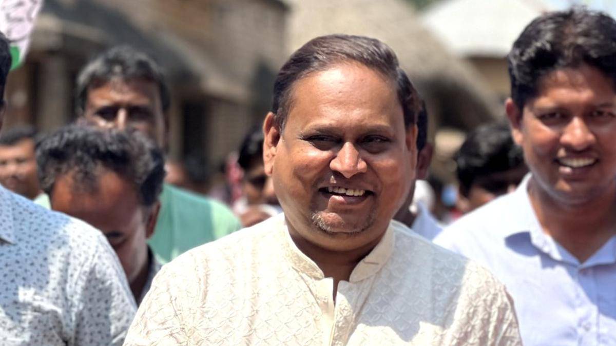 বেলডাঙায় মসজিদের শিলান্যাস হুমায়ুনের, যানজটের জেরে যাত্রীভোগান্তি