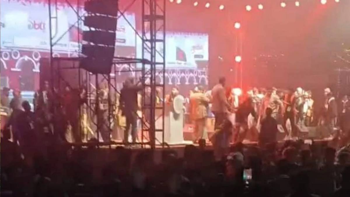 ভিতরে প্রবেশ করতে না পেরে ইট-পাটকেল ছুড়েছেন দর্শকরাই, জেমসের অনুষ্ঠান ভণ্ডুল হওয়া নিয়ে সাফাই বাংলাদেশ প্রশাসনের