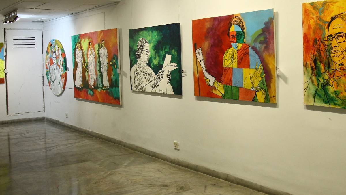 ক্যানভাসে মুখ্যমন্ত্রী, শিল্পীর তুলিতে মমতা বন্দ্যোপাধ্যায়ের নানা রূপ