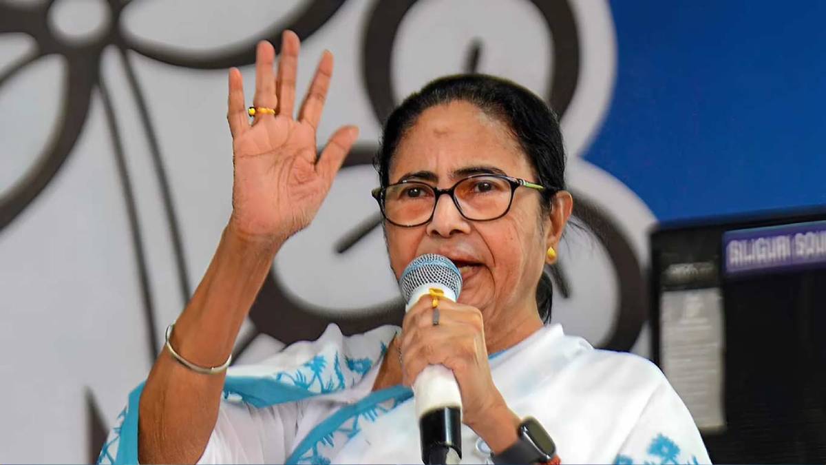 দুর্গা অঙ্গনের শিলান্যাস করে তোষণের রাজনীতির জবাব মুখ্যমন্ত্রীর