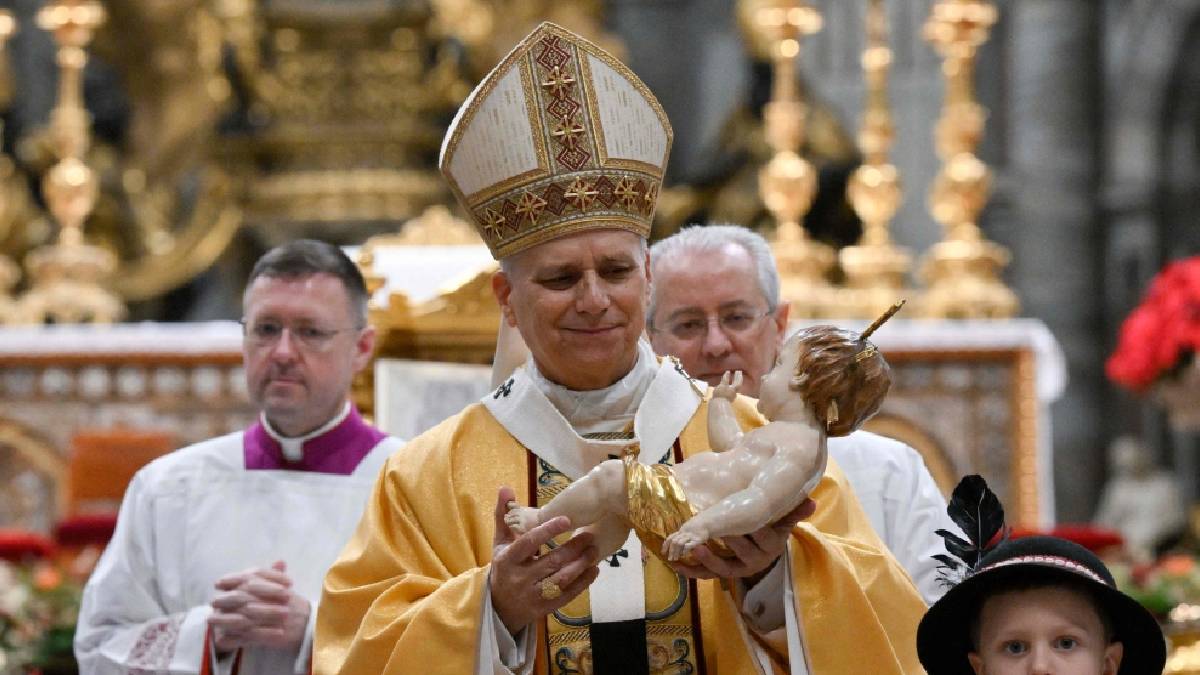 বড়দিনে ‘বিকৃত অর্থনীতি’কে দুষলেন পোপ লিও