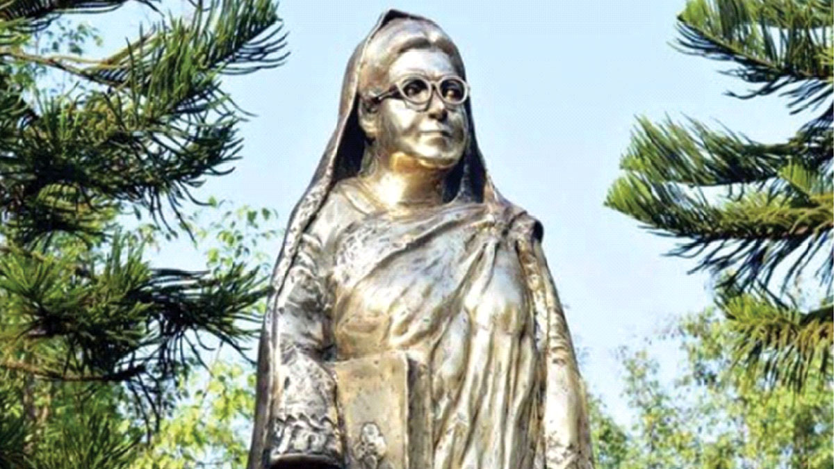 বেগম রোকেয়া: এক নিঃসঙ্গ দীপশিখা