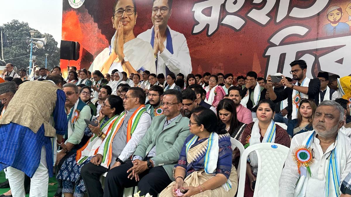 সংহতি মঞ্চ থেকে বিজেপি এবং সিপিএমকে আক্রমণ ফিরহাদ-কল্যাণের