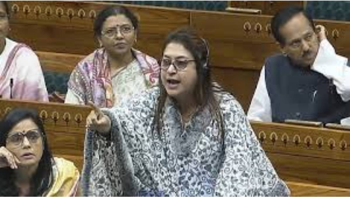 লোকসভায় তৃণমূল-বিজেপি সংঘাত: ‘বাংলায় কথা বললেই বাংলাদেশে?’ প্রশ্ন শতাব্দী রায়ের