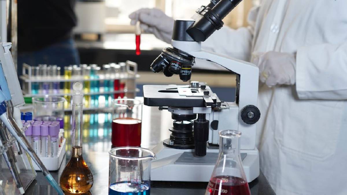 বিজ্ঞান বুঝতে বিশেষ চাহিদাসম্পন্ন পড়ুয়াদের স্কুলে বিশেষ ল্যাব