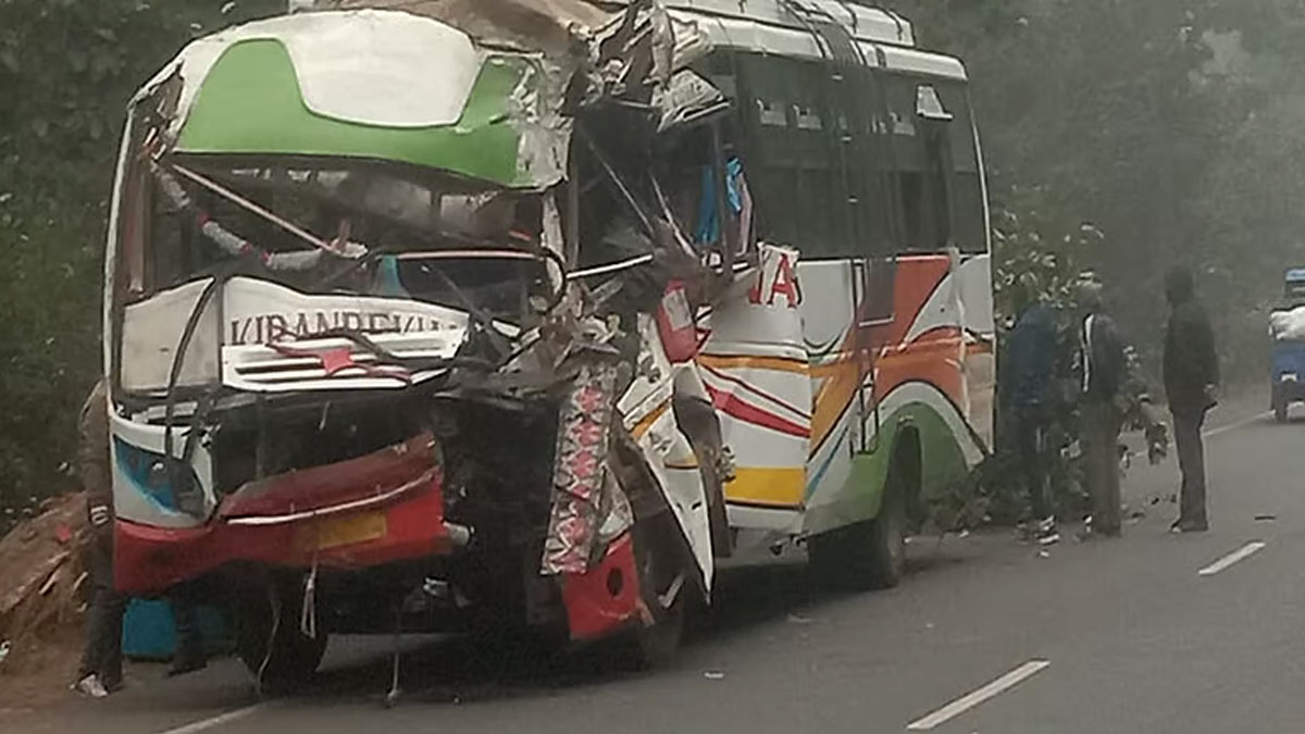 শালবনিতে বাস দুর্ঘটনা, গুরুতর আহত ৯