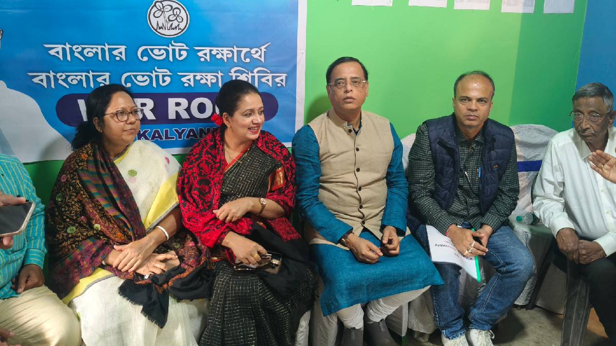 কল্যাণীতে এসআইআরের ওয়ার রুম পরিদর্শনে পরিবহন মন্ত্রী