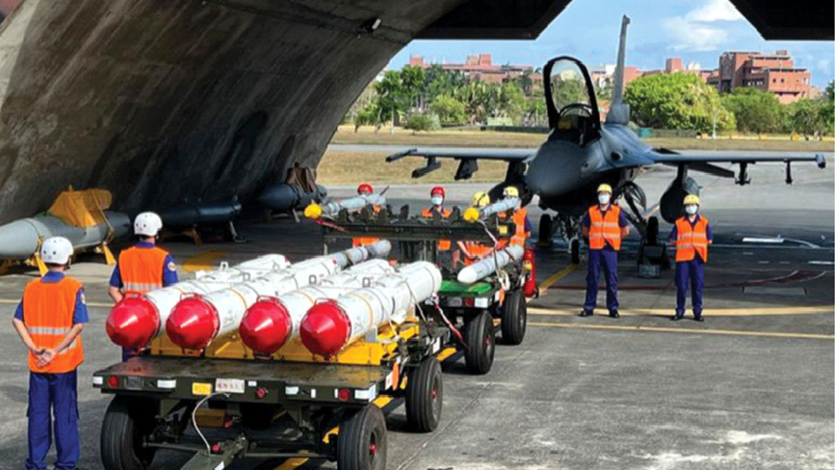 তাইওয়ানকে ১ লক্ষ কোটি টাকার মার্কিন অস্ত্র
