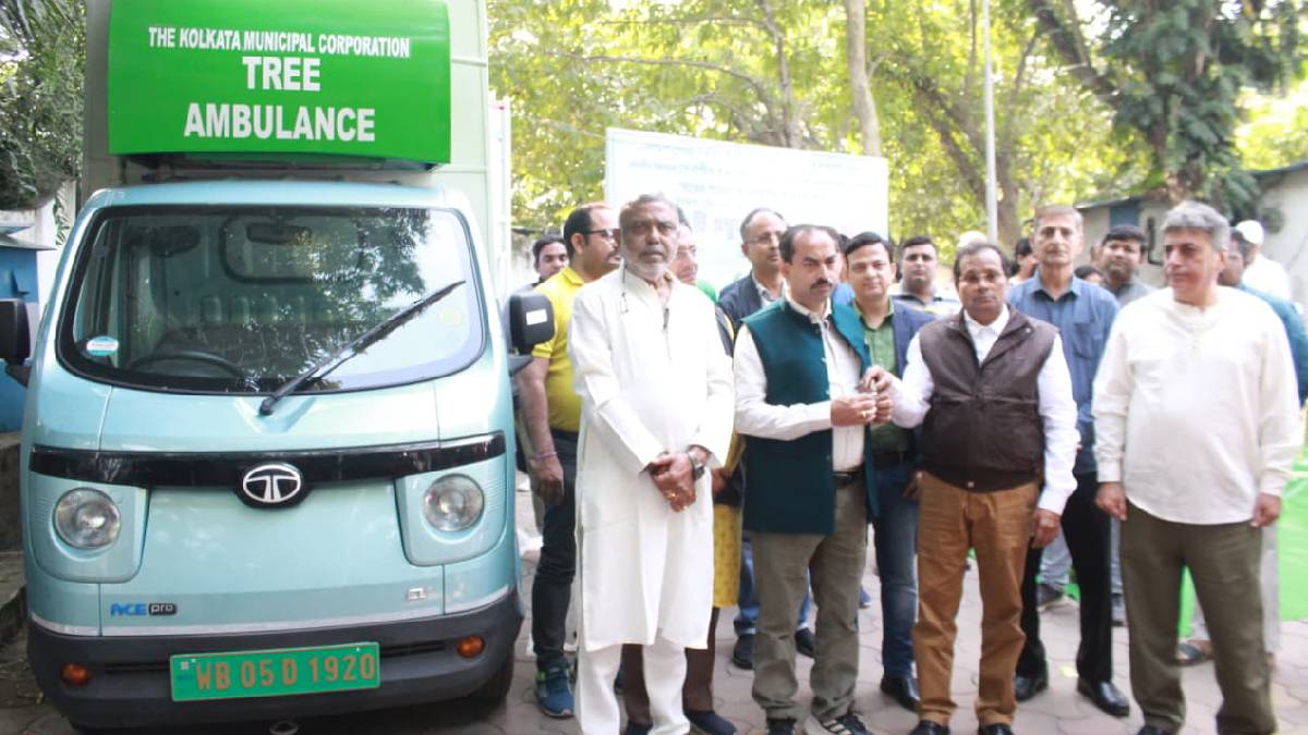 গাছের যত্নে শহরে চালু হল বিশেষ ‘ট্রি অ্যাম্বুলেন্স’