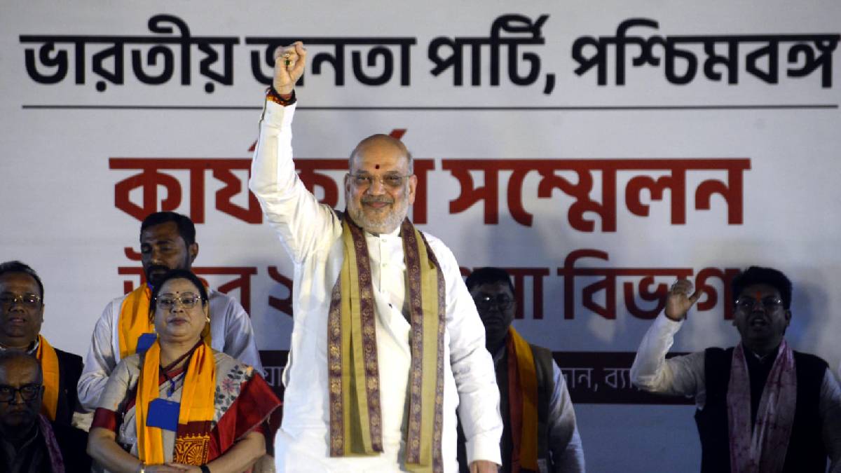 আনন্দপুর অগ্নিকাণ্ড নিয়ে মমতাকে নিশান অমিত শাহ, পাল্টা খোঁজা তৃণমূলের