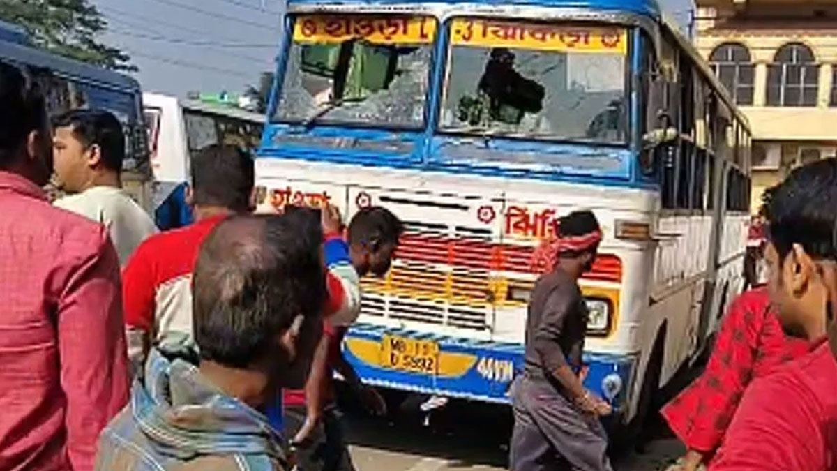 বাসের ধাক্কায় বৃদ্ধের মৃত্যু, রণক্ষেত্র হাওড়ার জয়পুর এলাকা