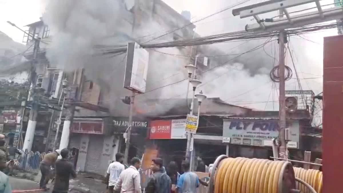 ফের কলকাতায় আগুন, বিবি গাঙ্গুলি স্ট্রিটের আসবাবের দোকানে আগুন