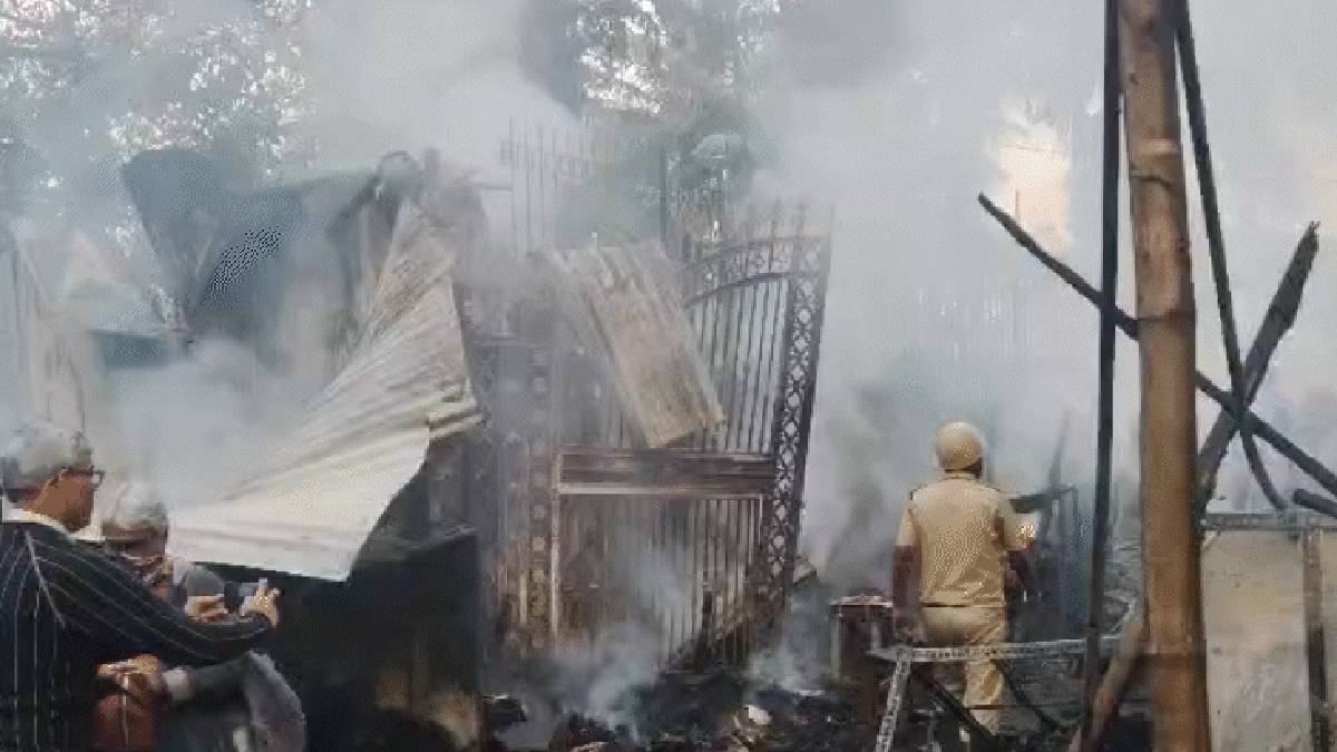 কলকাতায় জোড়া অগ্নিকাণ্ড! নিউটাউন এবং ওয়েলিংটনের ভুটিয়া মার্কেটে আগুন