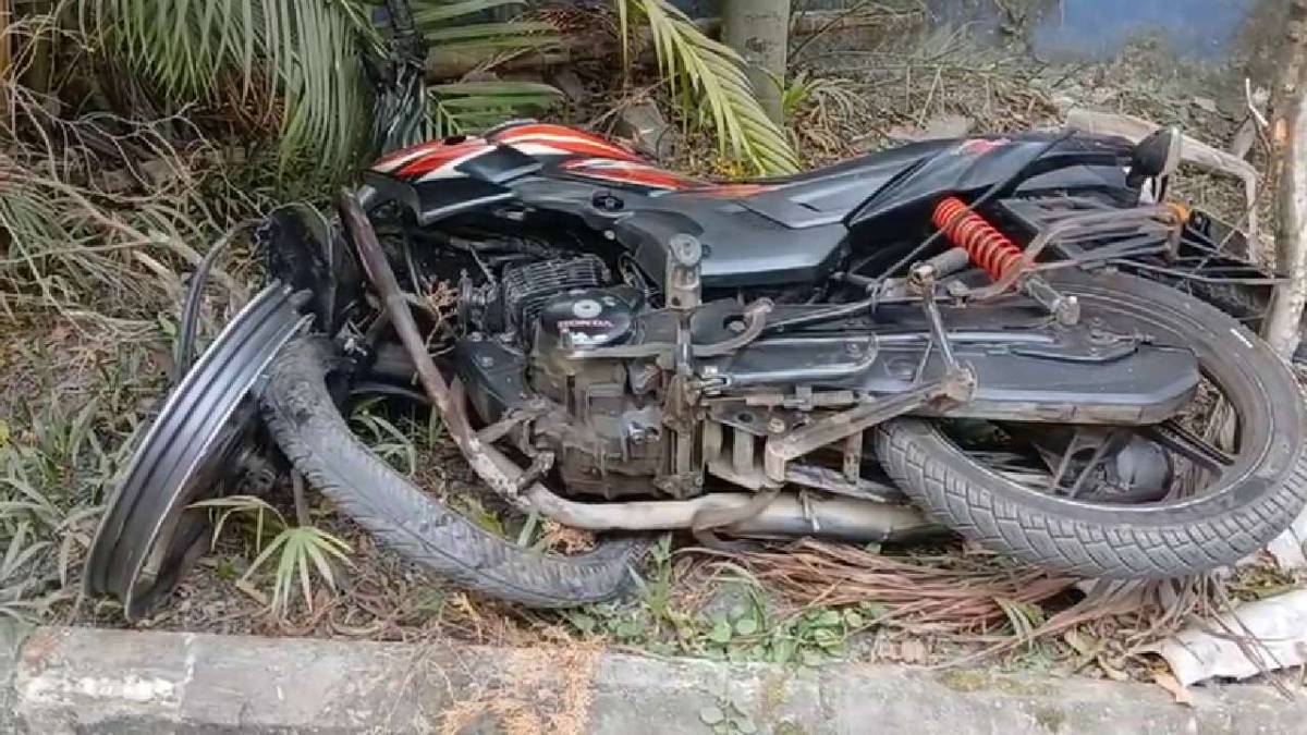 নিউটাউনে গভীর রাতে ভয়াবহ বাইক দুর্ঘটনা, বেপরোয়া গতি প্রাণ নিল দুই যুবকের