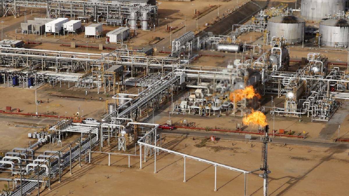 ভেনেজুয়েলার কাণ্ডের জেরে ঊর্ধ্বমুখী অপরিশোধিত তেলের দাম