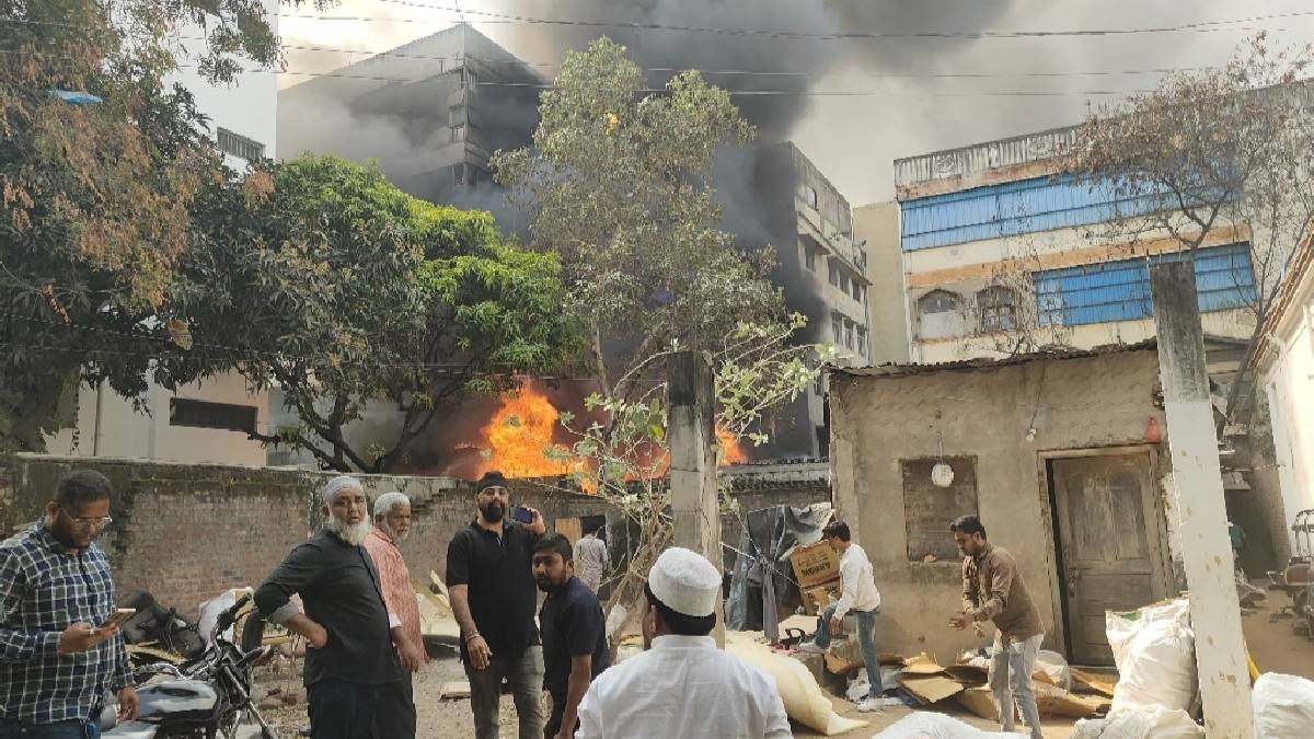 হায়দরাবাদে গুদামে ভয়াবহ আগুন, মৃত ৫