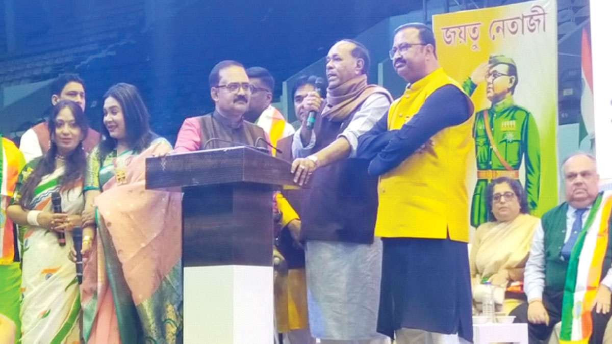 কালীঘাট স্পোর্টস লাভার্স অ্যাসোসিয়েশনের মেগা রক্তদান উৎসবে মানুষের ঢল