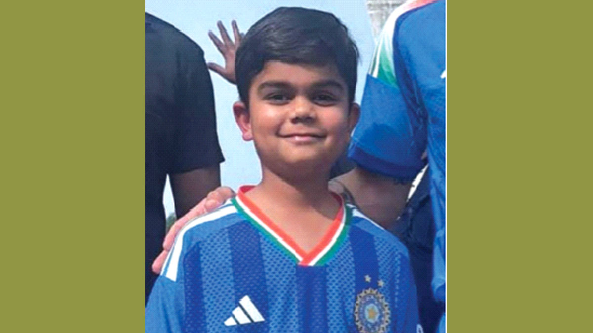 মাঠে কোহলি দেখতে পেলেন তাঁর শৈশবকে