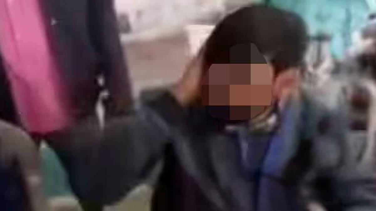 মাইক্রো অবজার্ভারকে চড় মারা অভিযোগ ভোটারের