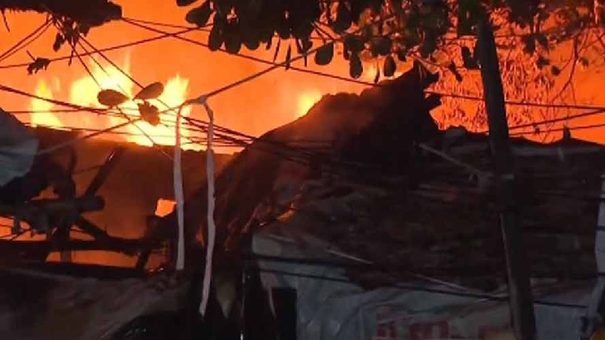 নোনাডাঙা বস্তির পুড়ে যাওয়া ঘর নতুন করে গড়ে দেবে কলকাতা পুরসভা