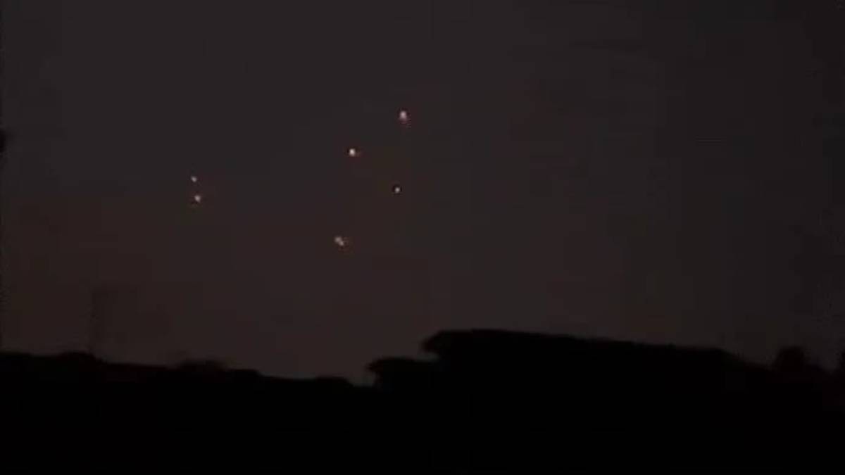 জম্মু-কাশ্মীরে ৪টি পাক ড্রোন, স্যাটেলাইট ফোনের সঙ্কেত