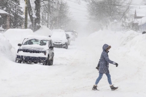 মিশিগানে তুষারপাতের জেরে গাড়ি দুর্ঘটনা