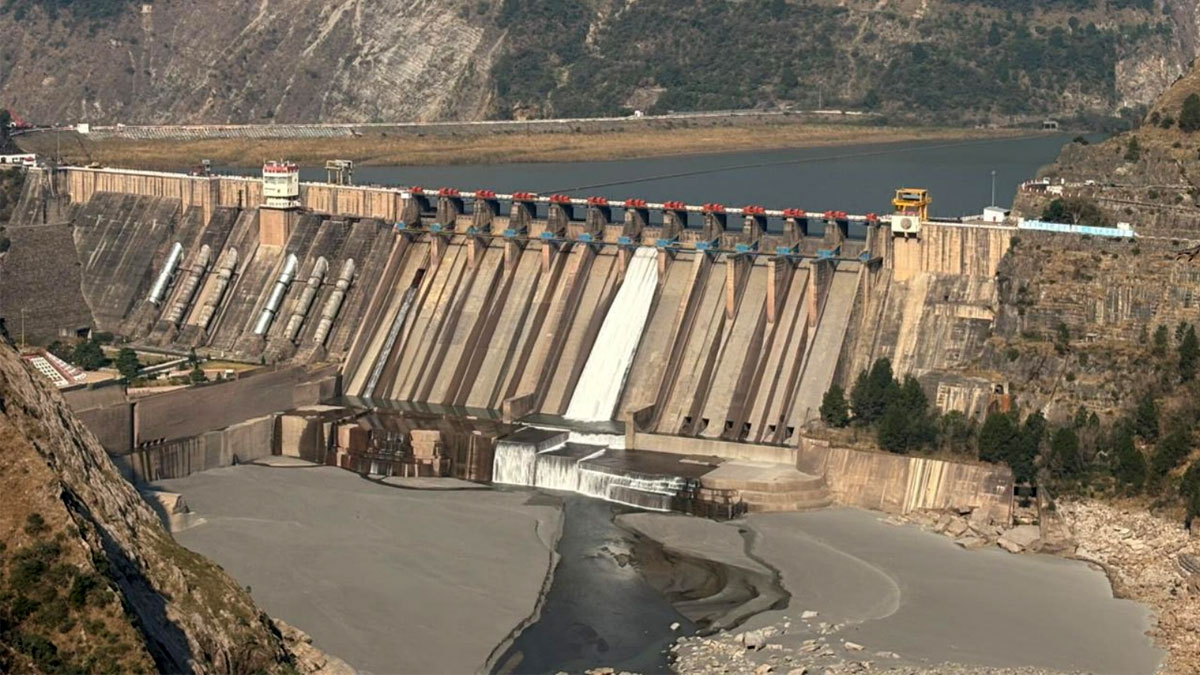 সিন্ধু জল চুক্তি স্থগিতের পর চেনাব নদীতে প্রথমবার ড্রেজিং শুরু