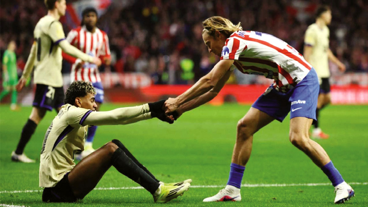 মাদ্রিদের আক্রমণে ছন্নছাড়া বার্সেলোনা