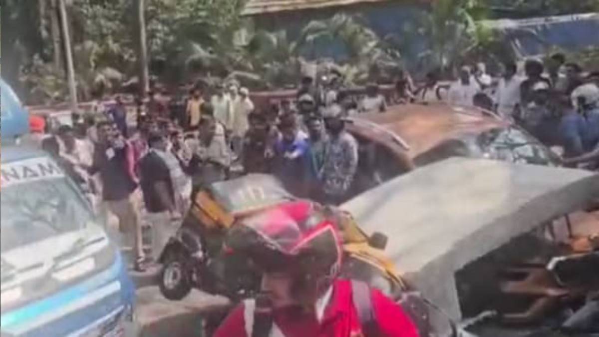 মুম্বইতে মেট্রোর পিলারে চাপা পড়েছে ৪ জন