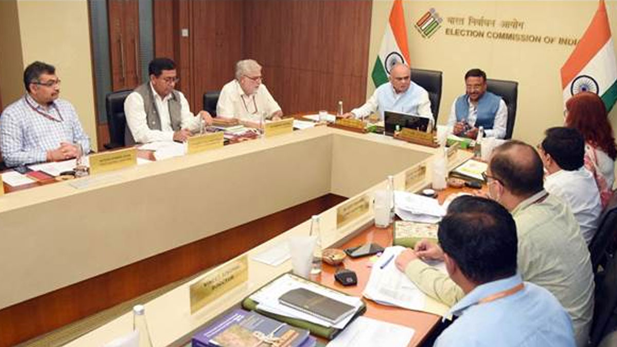 এসআইআর নিয়ে ধোঁয়াশা, আধিকারিক নিয়োগে গরমিল ঘিরে প্রশ্ন