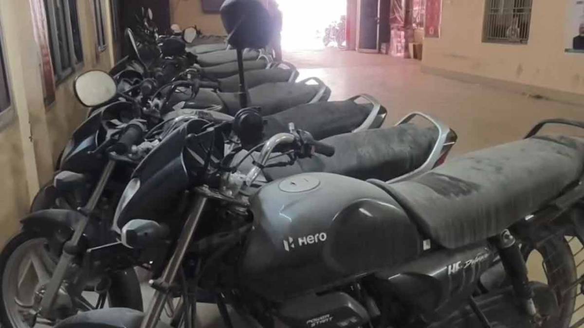 ভোটের আগে বিহার থেকে লরি লরি বাইক ঢুকছে বাংলায়