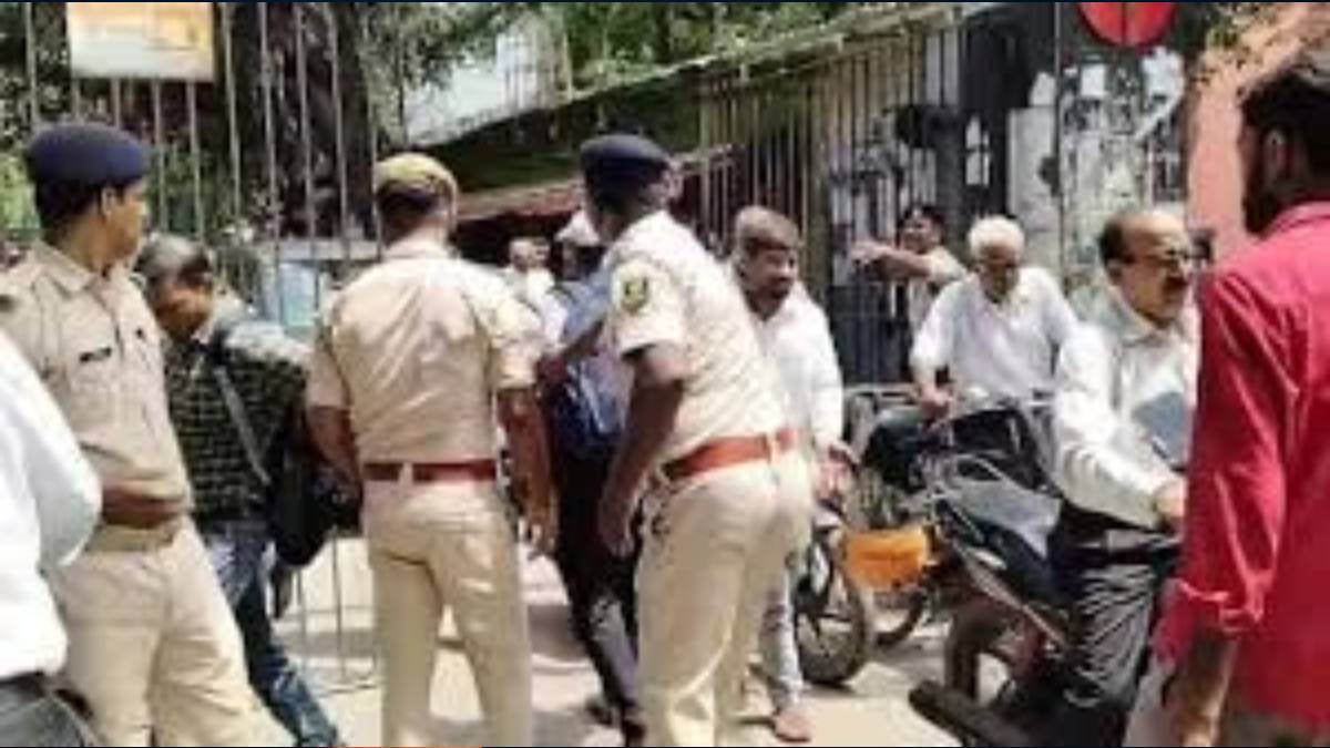 ভারতের লজ্জার হারকে ‘ব্যাড ডে’ বললেন ব্যাটিং কোচ সীতাংশু কোটাক