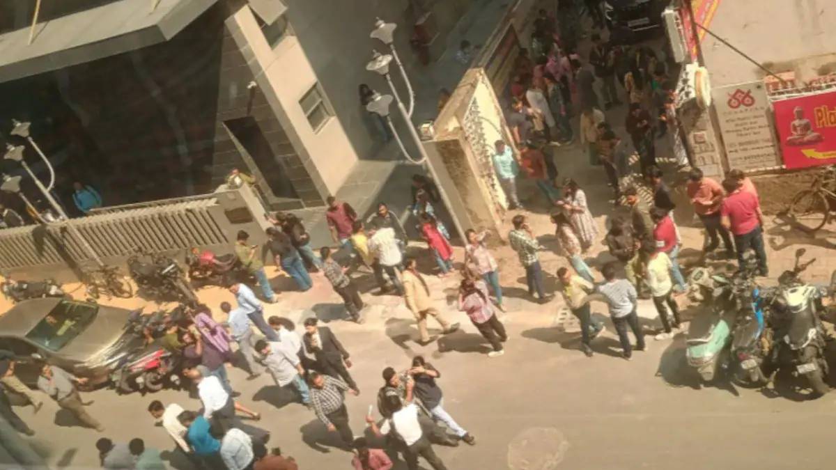 কেঁপে উঠল কলকাতা, কম্পনের মাত্রা ছিল ৫.২