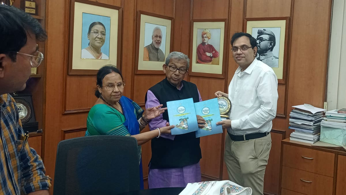 আইআইটি খড়গপুরের অধিকর্তাকে রাজ্যের সংবর্ধনা