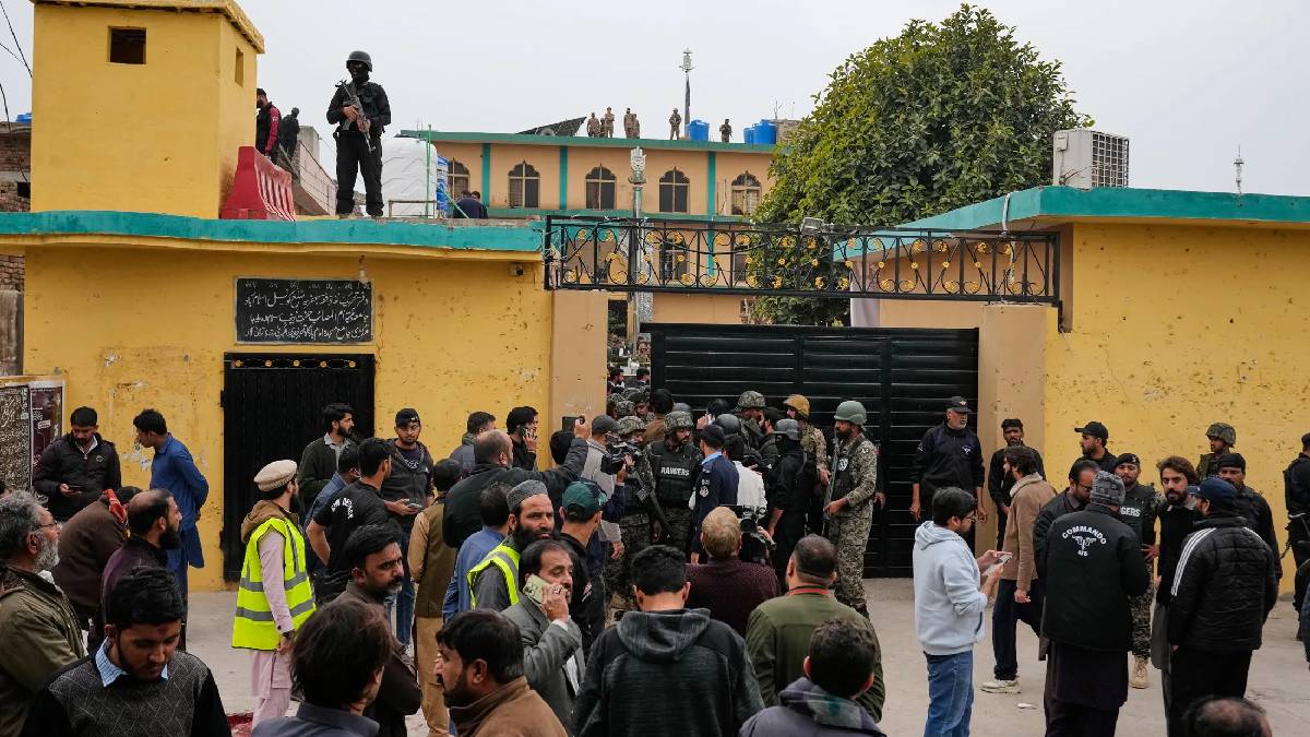 ইসলামাবাদের মসজিদে বোমারু হামলায় ভারতকে দোষারোপ পাকিস্তানের