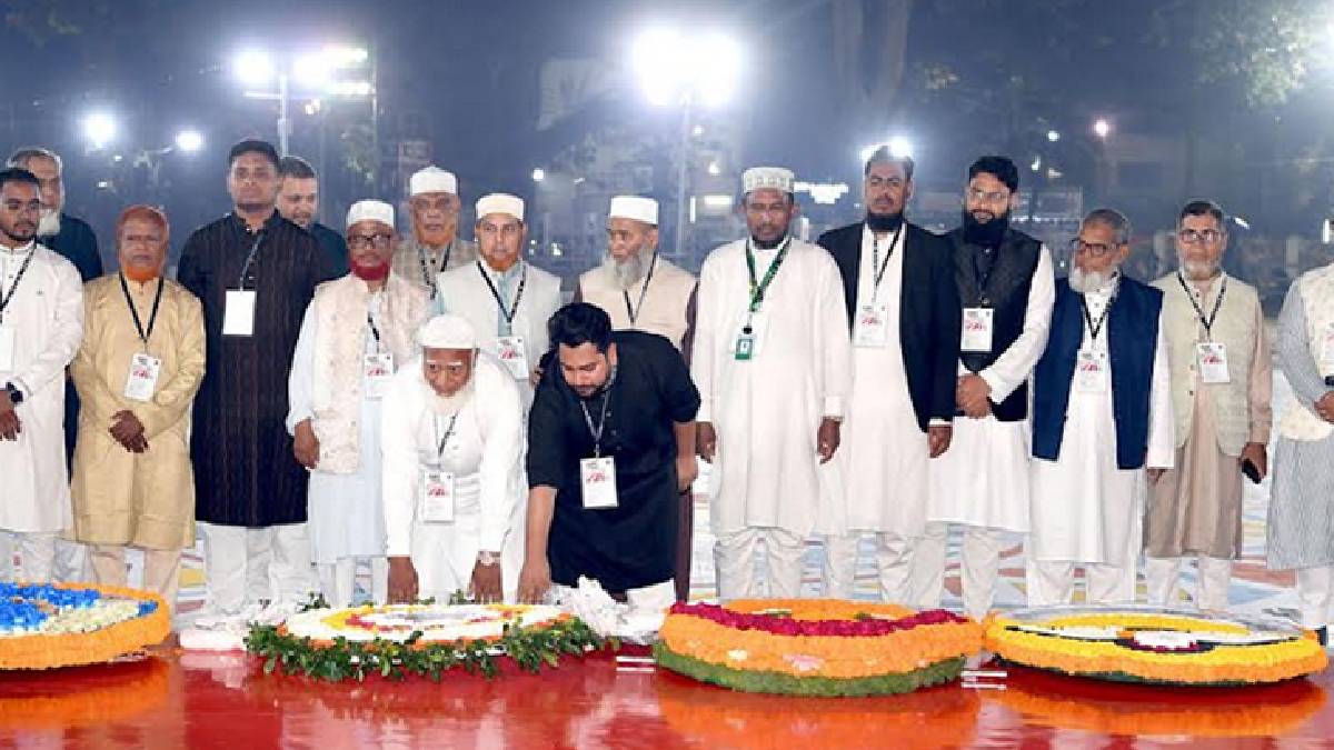 শহিদ মিনারে প্রথম বার শ্রদ্ধা জানালেন জামায়াত নেতা শফিকুর রহমান