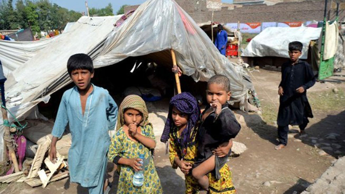 পাকিস্তানে চরম দারিদ্র্যে ৭ কোটি মানুষ, ২৭ বছরে আয় বৈষম্য সর্বোচ্চ