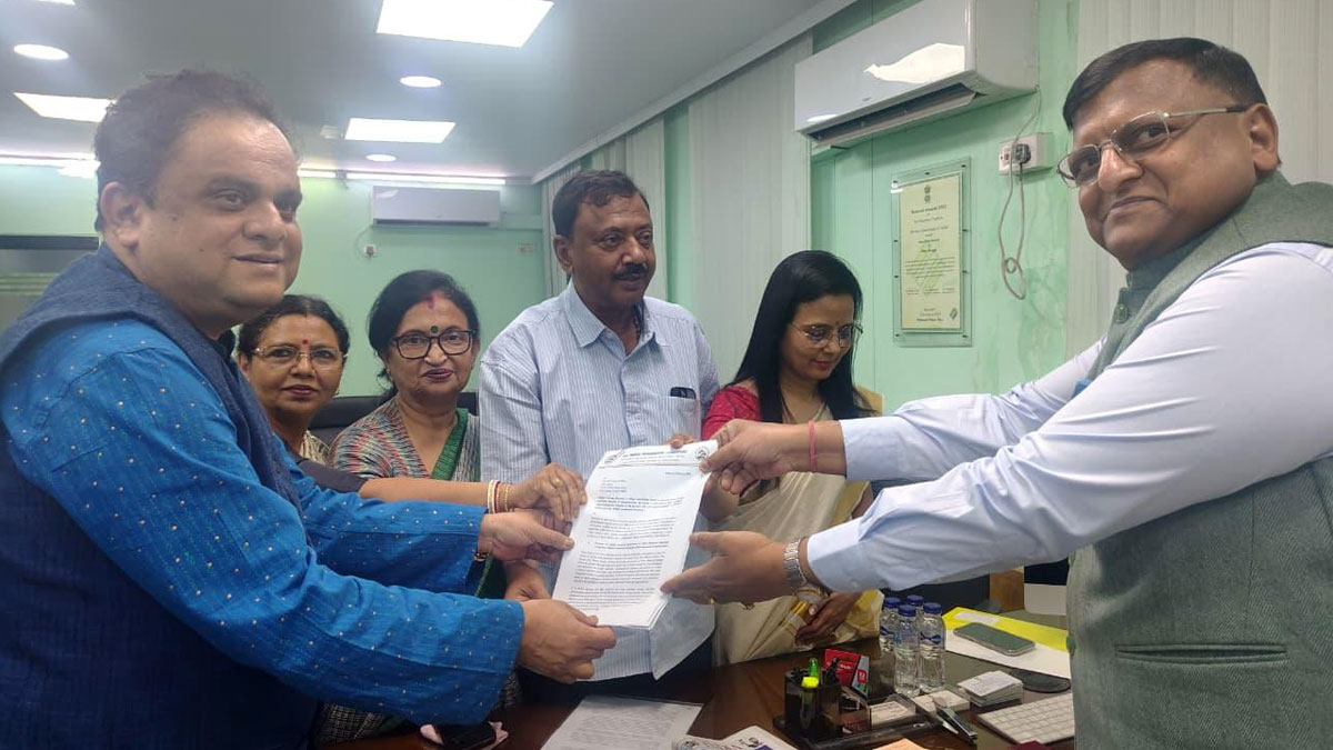 অনিয়মের অভিযোগ, নির্বাচন কমিশনের দপ্তরে তৃণমূলের প্রতিনিধি দল