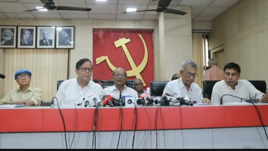 বামফ্রন্টের দ্বিতীয় তালিকা প্রকাশ, ভোটাধিকার রক্ষার লড়াই চালিয়ে যাওয়ার বার্তা সেলিমের