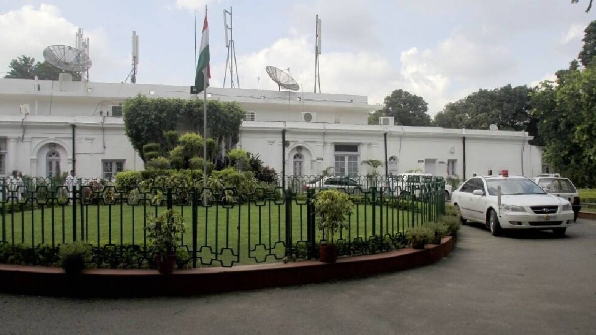 ২৪ আকবর রোড ছাড়ার নোটিসে তপ্ত দিল্লি, কেন্দ্রকে কড়া আক্রমণ কংগ্রেসের