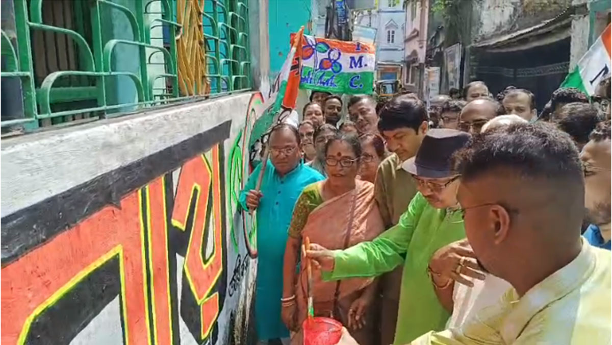 ‘যতই করো হামলা, জিতবে আবার বাংলা’, দেওয়াল লিখনে প্রচার শুরু অরূপ রায়ের