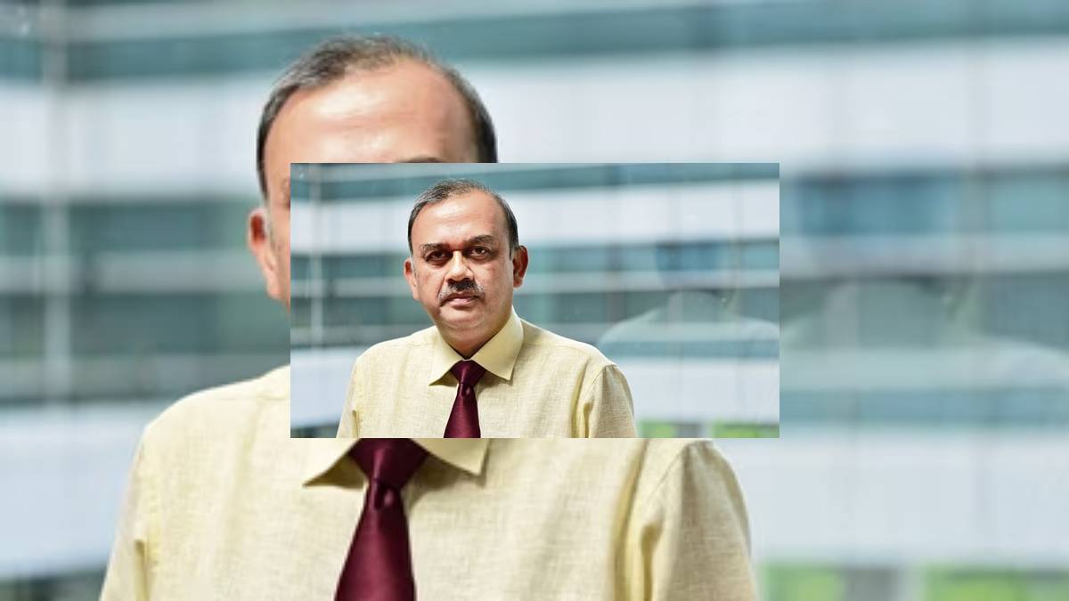 নীতিগত’ দ্বিমতে এইচডিএফসি ব্যাঙ্কের চেয়ারম্যান পদ ছাড়লেন অতনু চক্রবর্তী, অন্তর্বর্তী দায়িত্বে কেকি মিস্ত্রি