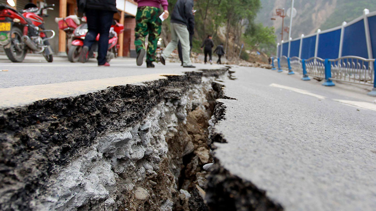 চিনে ভূমিকম্প, রিখটার স্কেলে মাত্রা ৪.৩, আতঙ্কে ঘর ছেড়ে বাইরে মানুষ