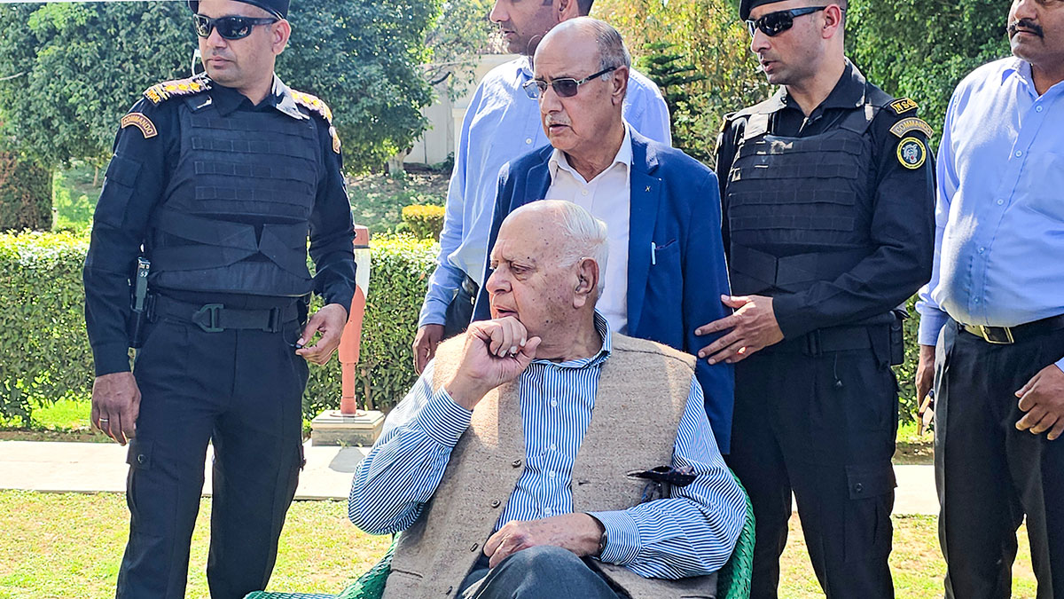 কাউকে ক্ষতি করিনি, কেন আঘাত করতে চাইবে? প্রশ্ন ফারুক আবদুল্লার