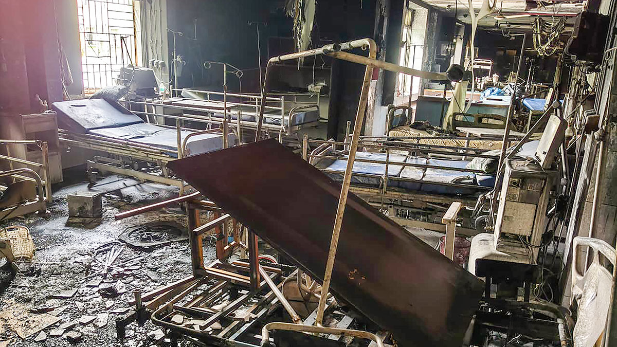 কটকের হাসপাতালে অগ্নিকাণ্ডে ১০ জনের মৃত্যু, তদন্তে ৬ সদস্যের কমিটি