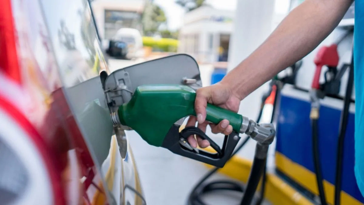 পশ্চিম এশিয়া সংঘাতের আবহে জ্বালানির দাম আপাতত বাড়ছে না