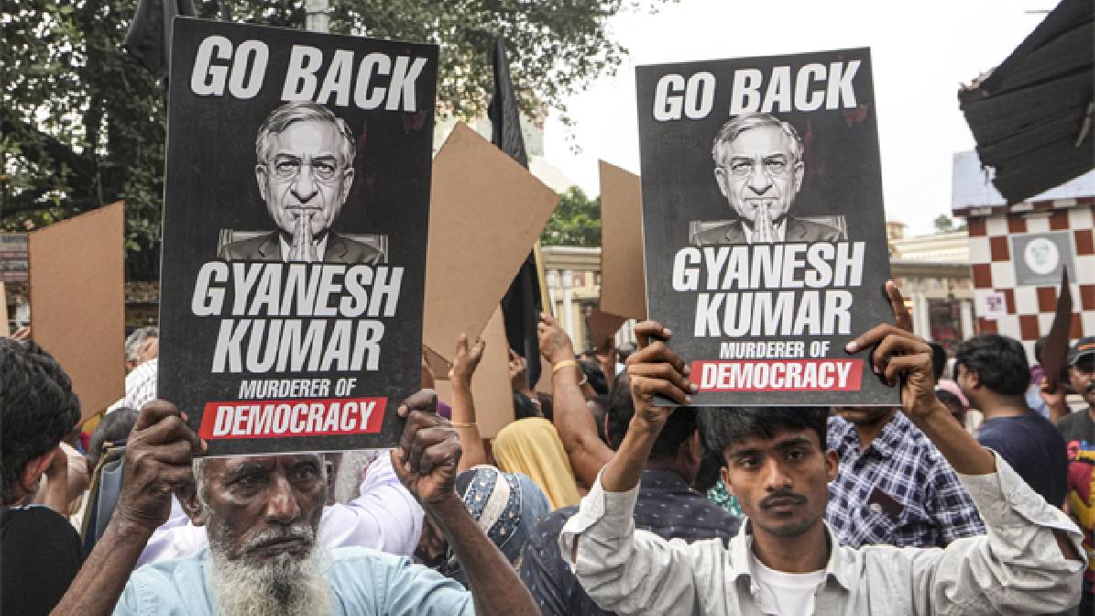 কালীঘাটে কালো পতাকা, ‘গো ব্যাক স্লোগান’ জ্ঞানেশ কুমারকে