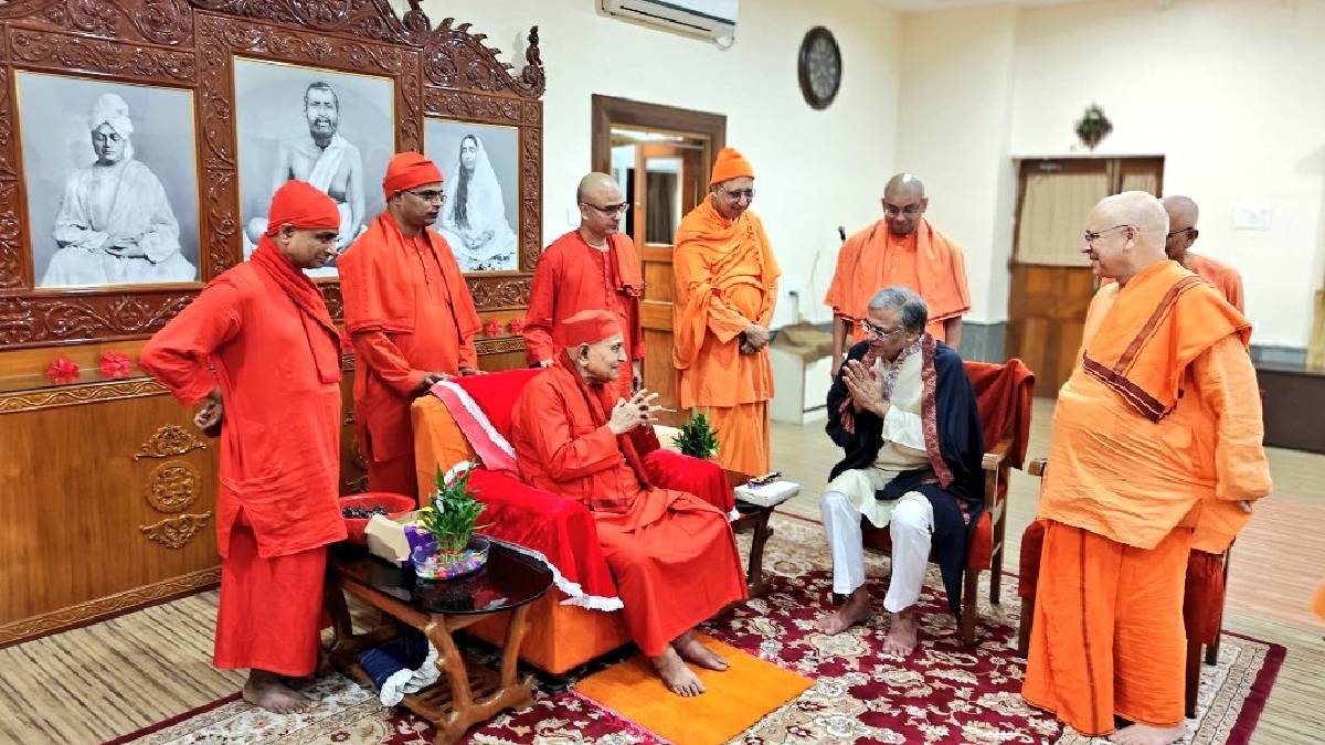 কালীঘাটের পরে বেলুড়ে জ্ঞানেশ কুমার, দক্ষিণেশ্বরে ফের দেখানো হল কালো পতাকা